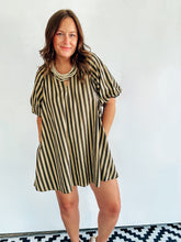 Load image into Gallery viewer, Puff Sleeve Striped Shift Dress